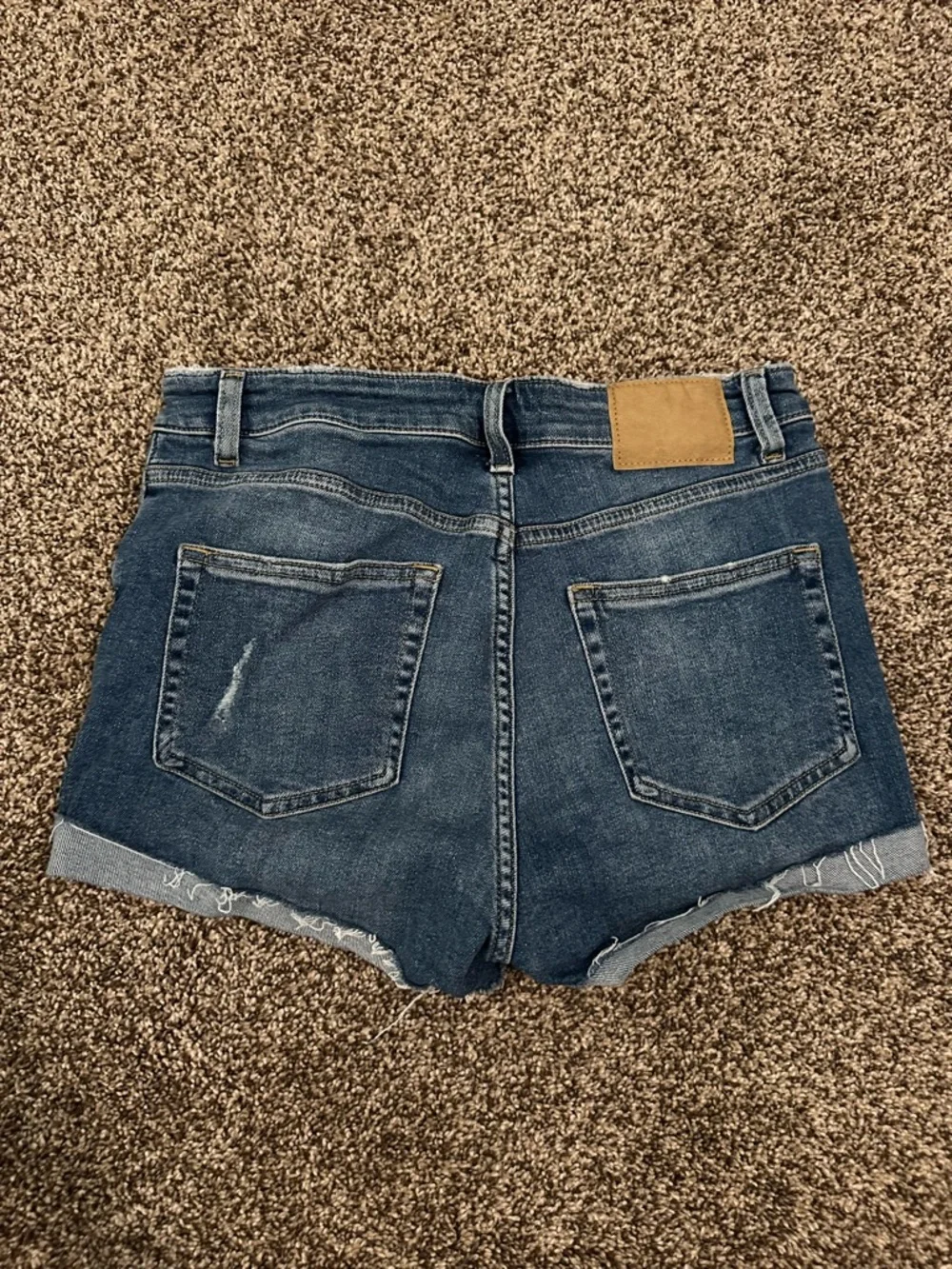 H&M high waisted stretchy jean shorts dark wash - Picture 7 of 7
